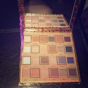 Brand new Limited edition Tarte palette 24 colors
